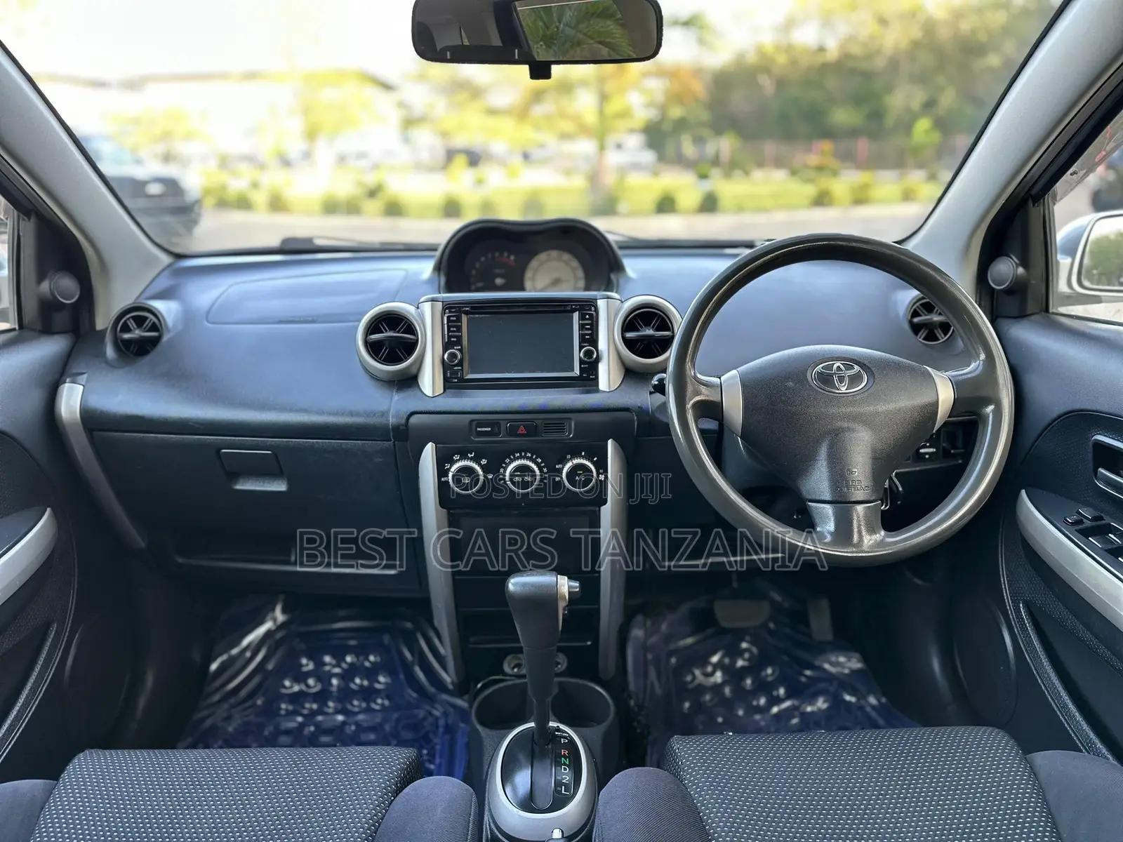 Toyota IST 2004 Silver
