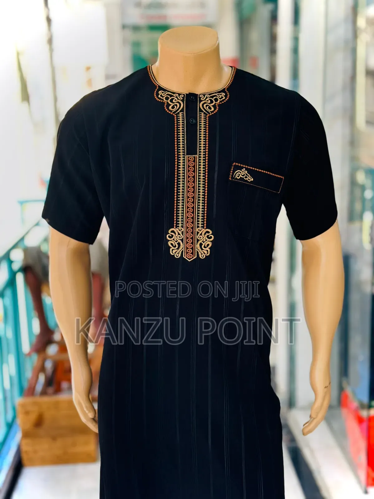 Kanzu Mikono Mifupi