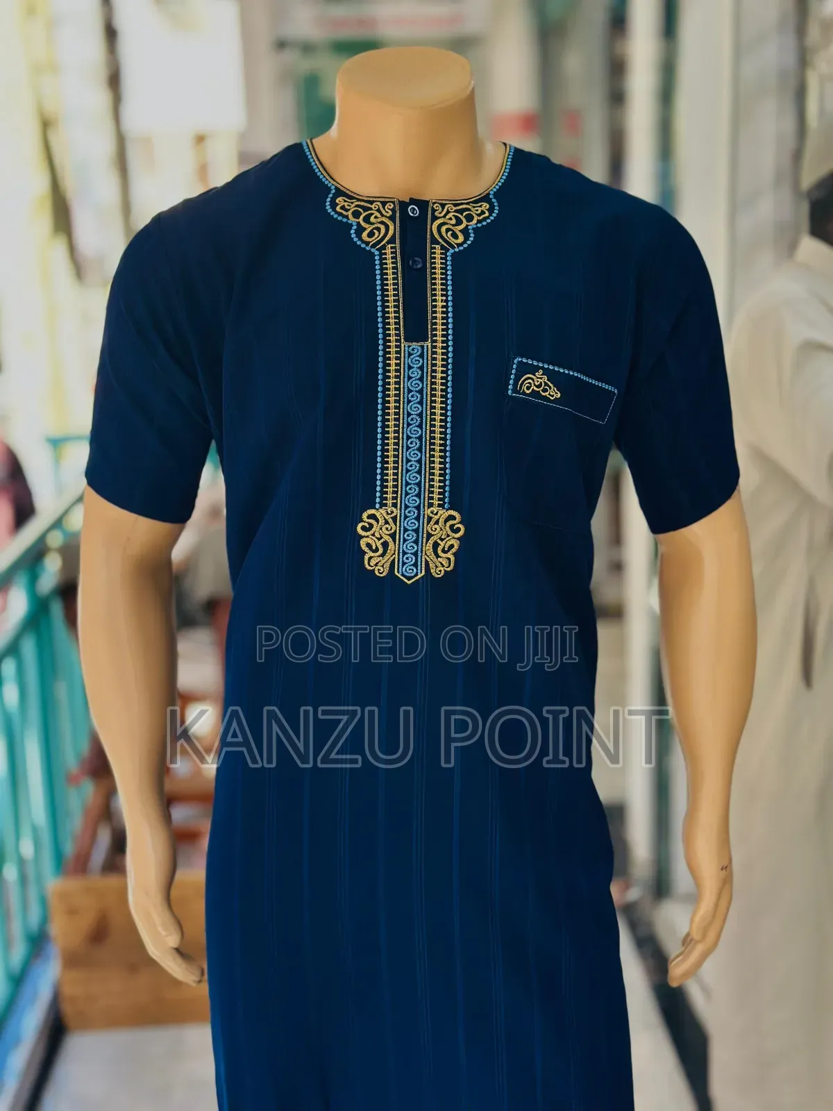 Kanzu Mikono Mifupi