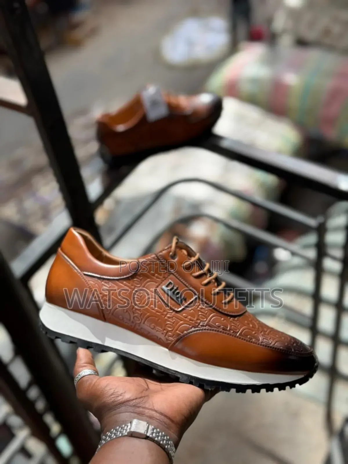 Men's Leather Sneaker Shoes Leather Graded a New and Original