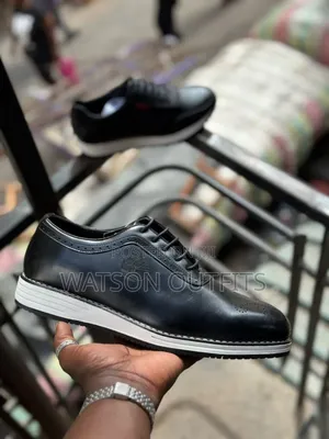 Men's Leather Sneaker Shoes Leather Graded a New and Original