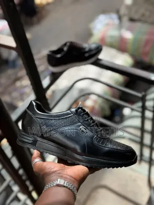 Men's Leather Sneaker Shoes Leather Graded a New and Original