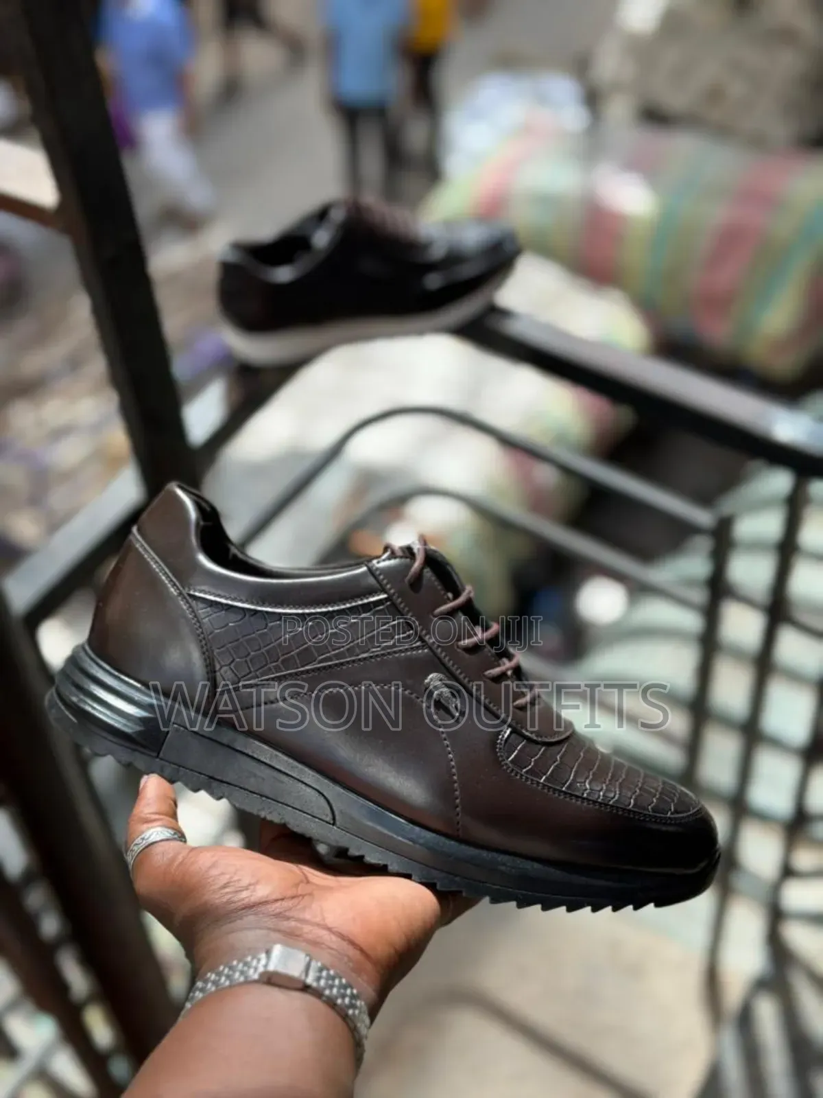 Men's Leather Sneaker Shoes Leather Graded a New and Original