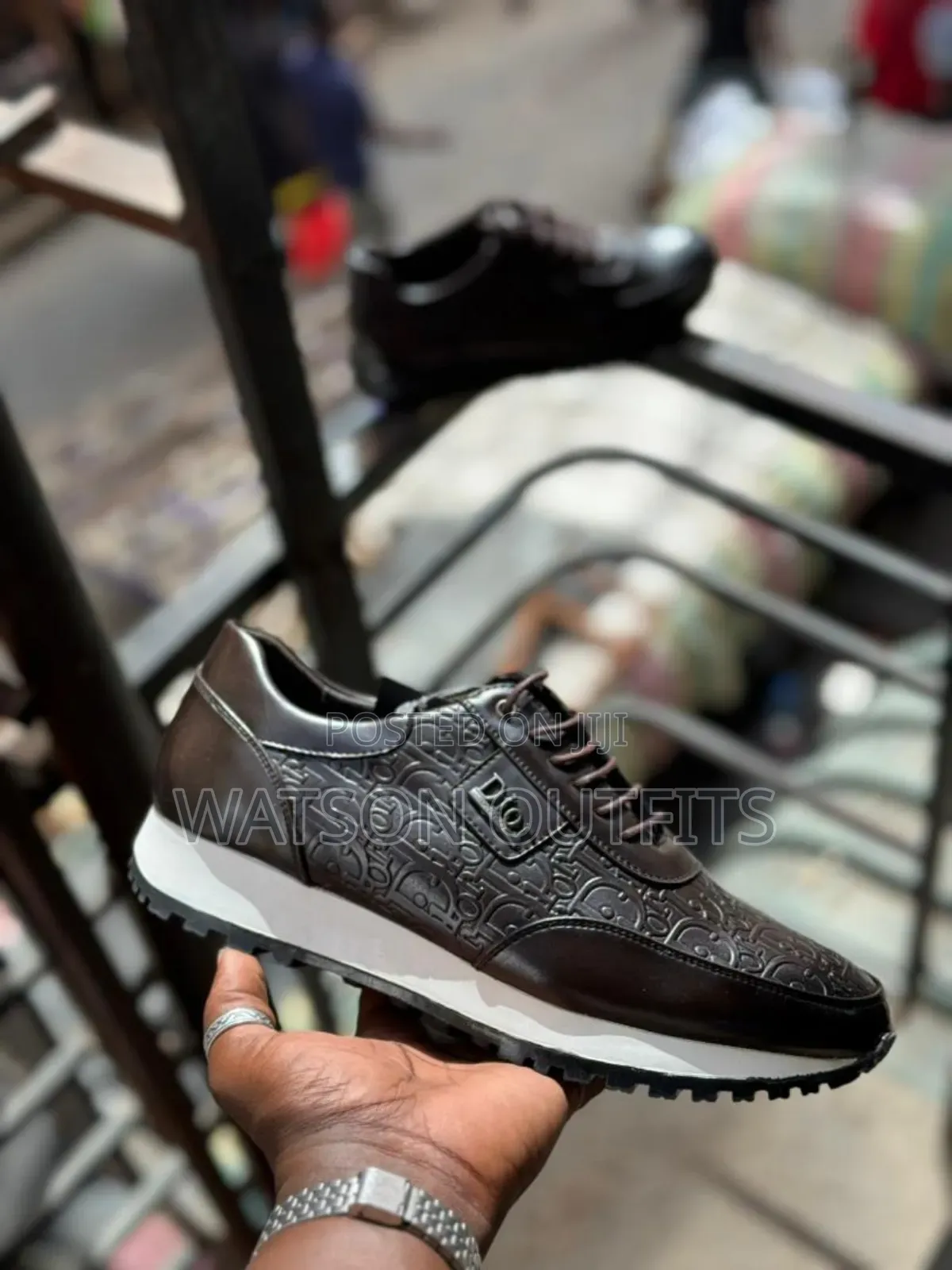 Men's Leather Sneaker Shoes Leather Graded a New and Original