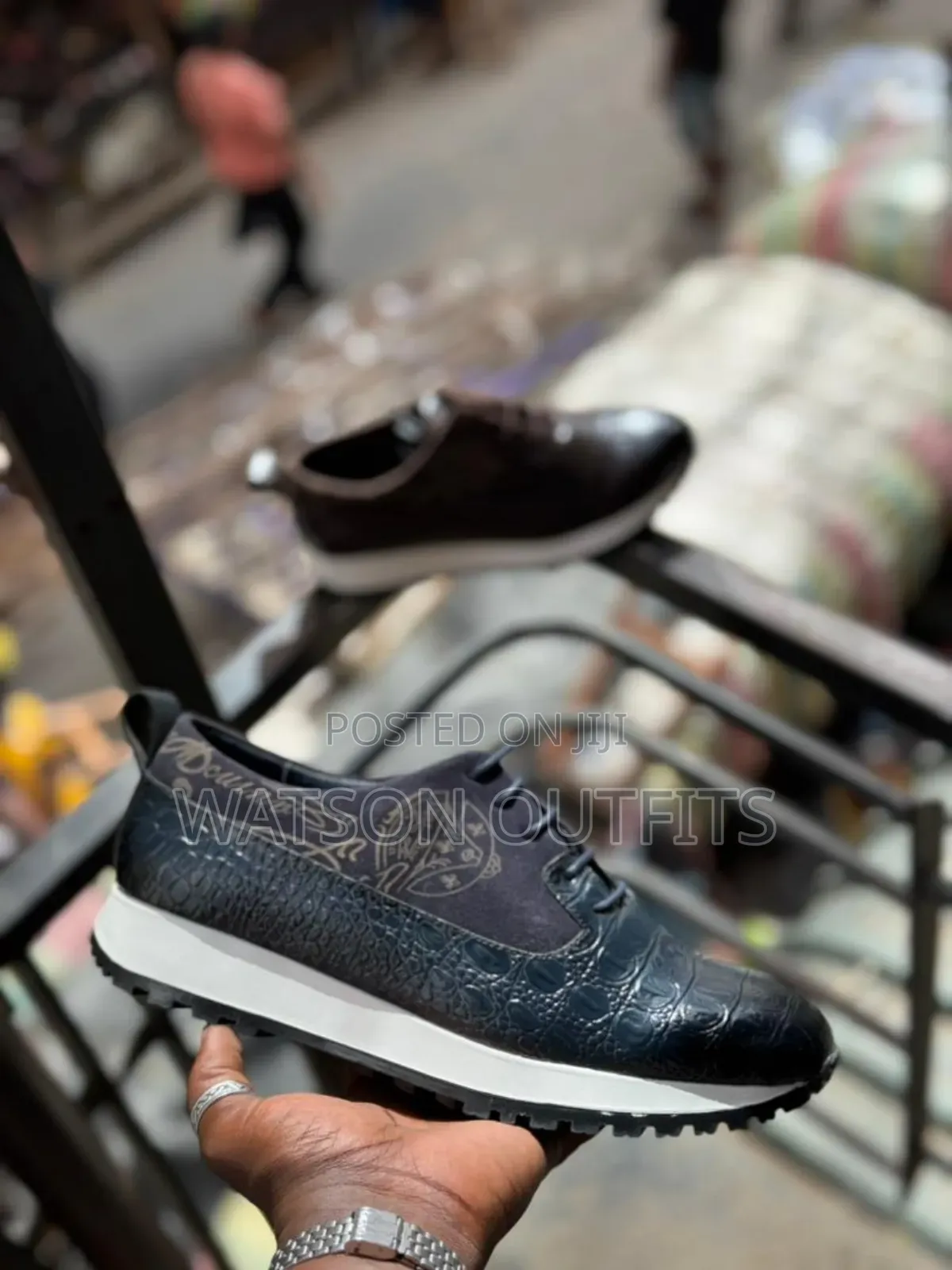 Men's Leather Sneaker Shoes Leather Graded a New and Original