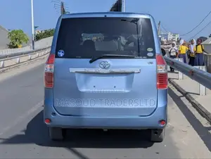 Toyota Noah 2.0 143hp FWD (8 Seater) 2008 Blue