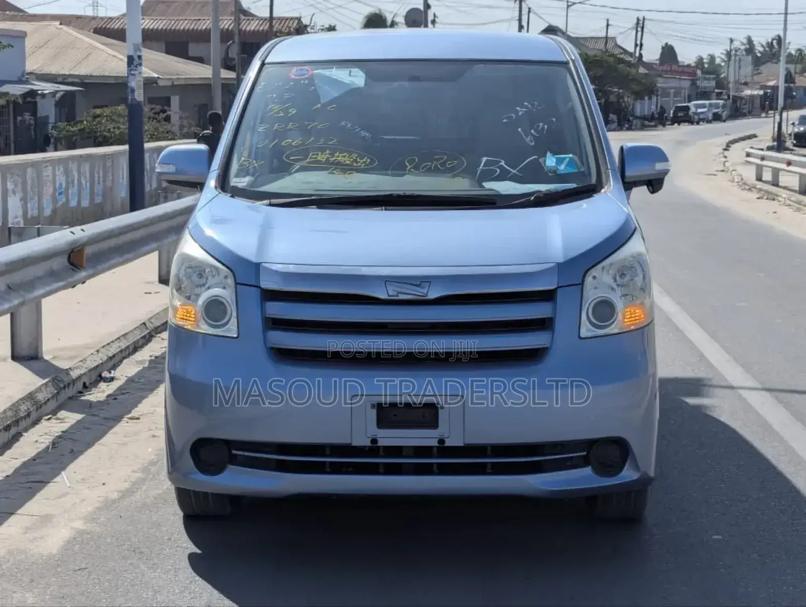 Toyota Noah 2.0 143hp FWD (8 Seater) 2008 Blue