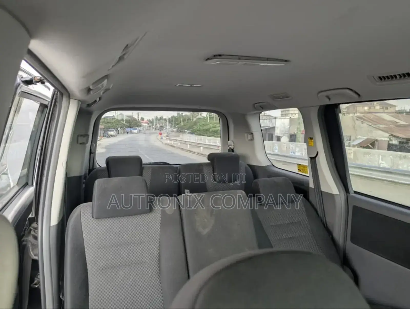 Toyota Noah 2.0 143hp FWD (8 Seater) 2008 Black
