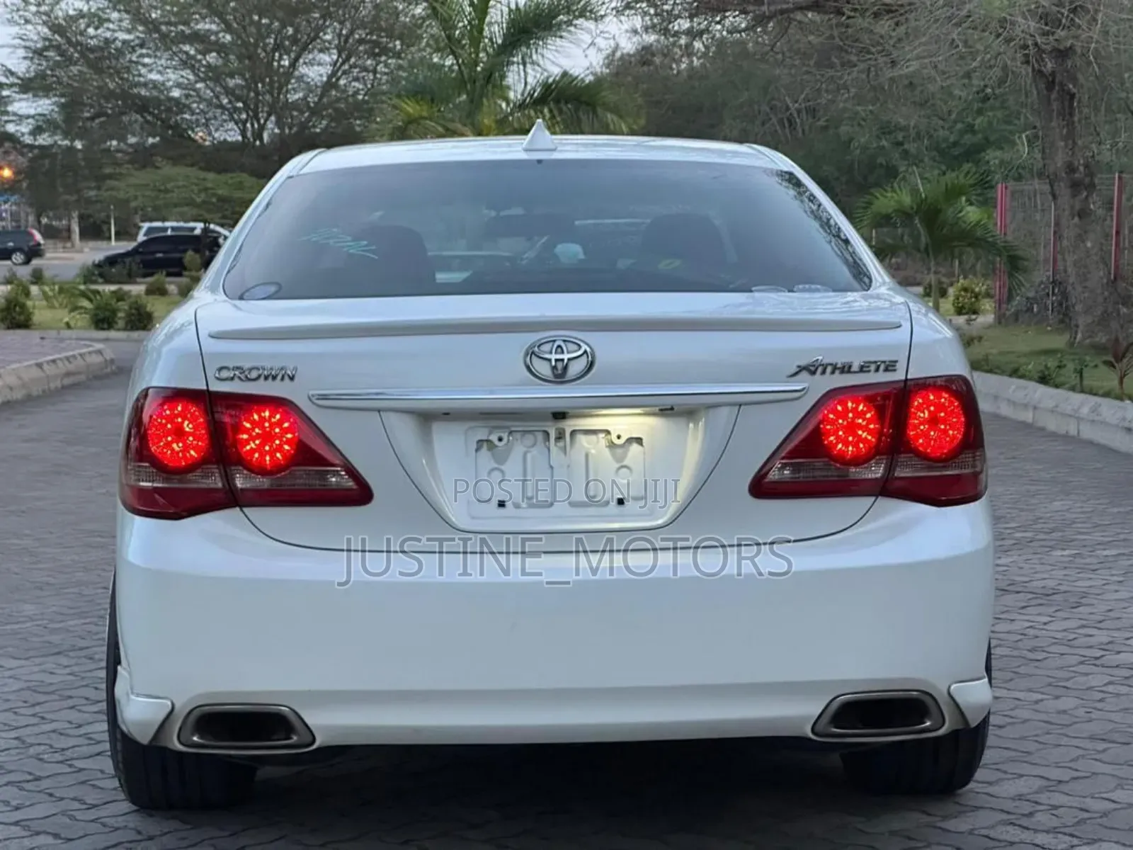 Toyota Crown 2009 White