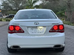 Toyota Crown 2009 White