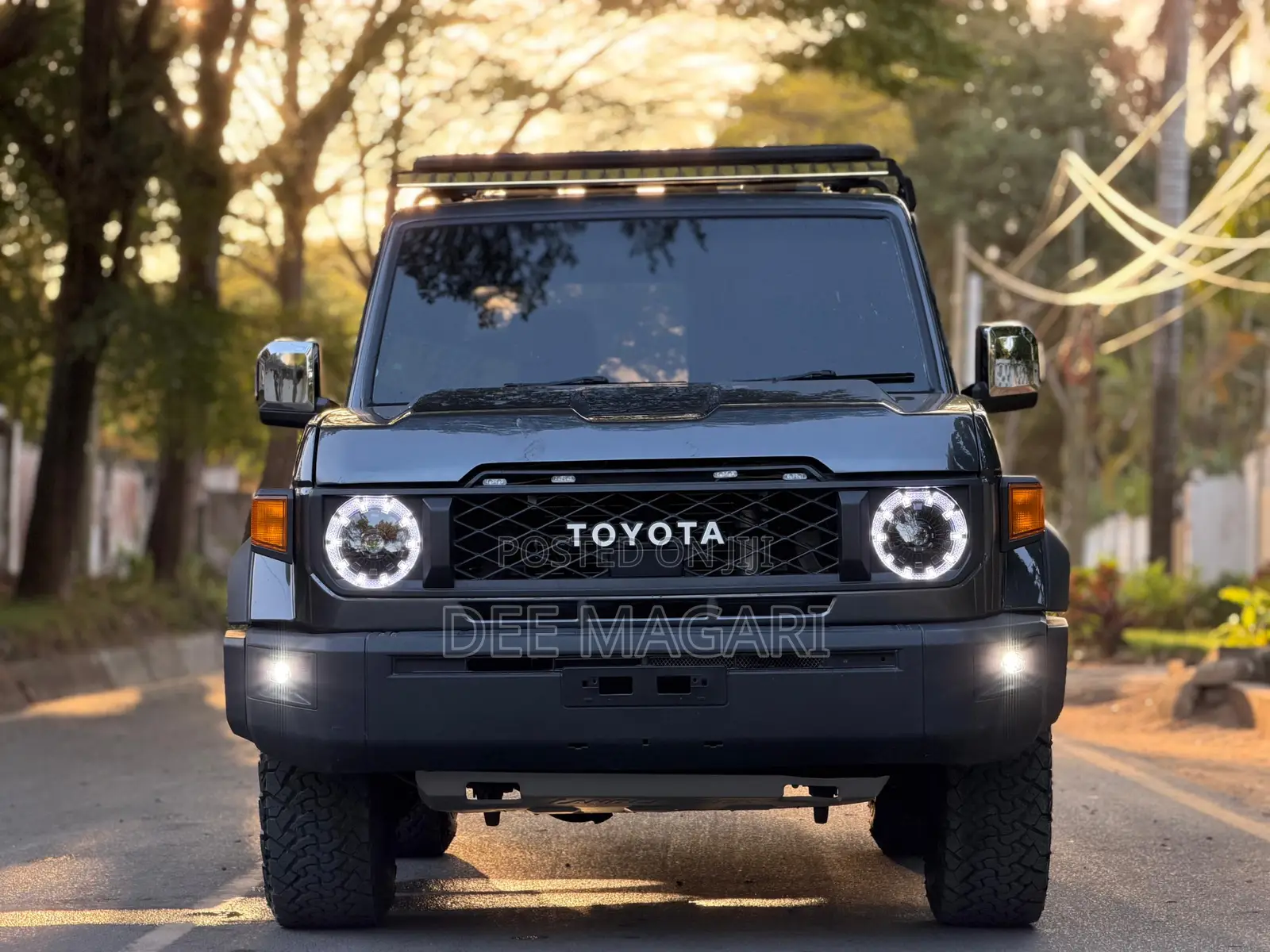 Toyota Land Cruiser 2000 Black