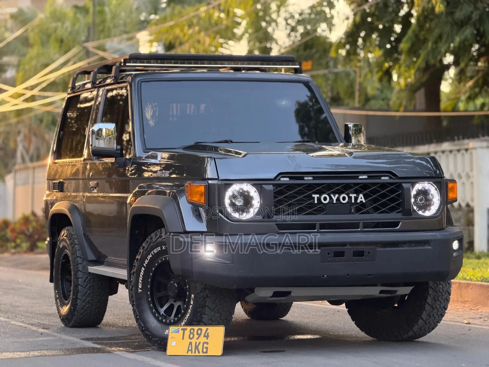 Toyota Land Cruiser 2000 Black