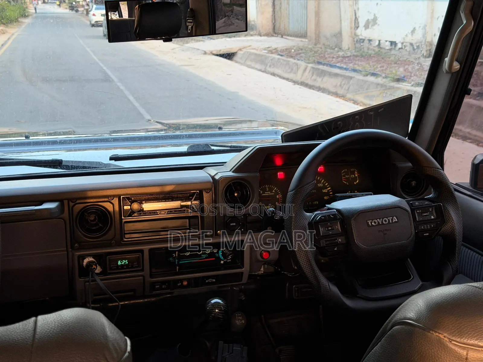 Toyota Land Cruiser 2000 Black