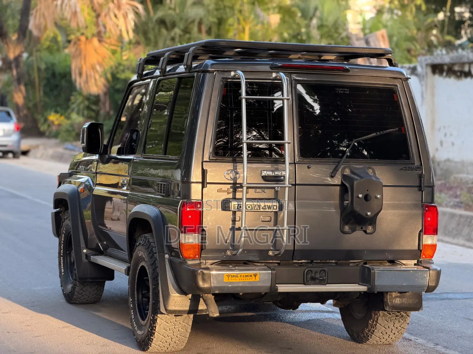 Toyota Land Cruiser 2000 Black