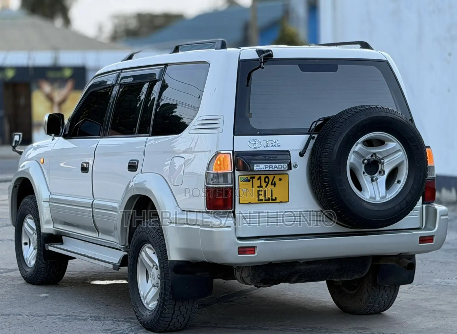 Toyota Land Cruiser Prado 2000 White