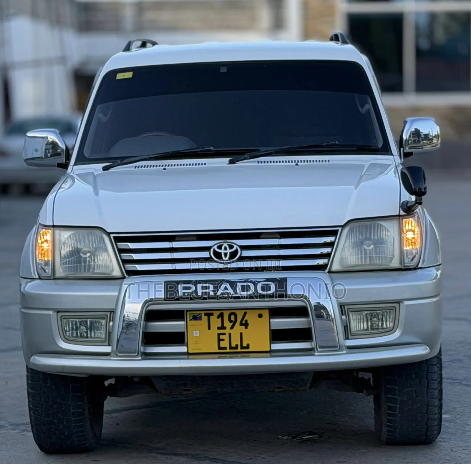 Toyota Land Cruiser Prado 2000 White