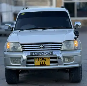 Toyota Land Cruiser Prado 2000 White