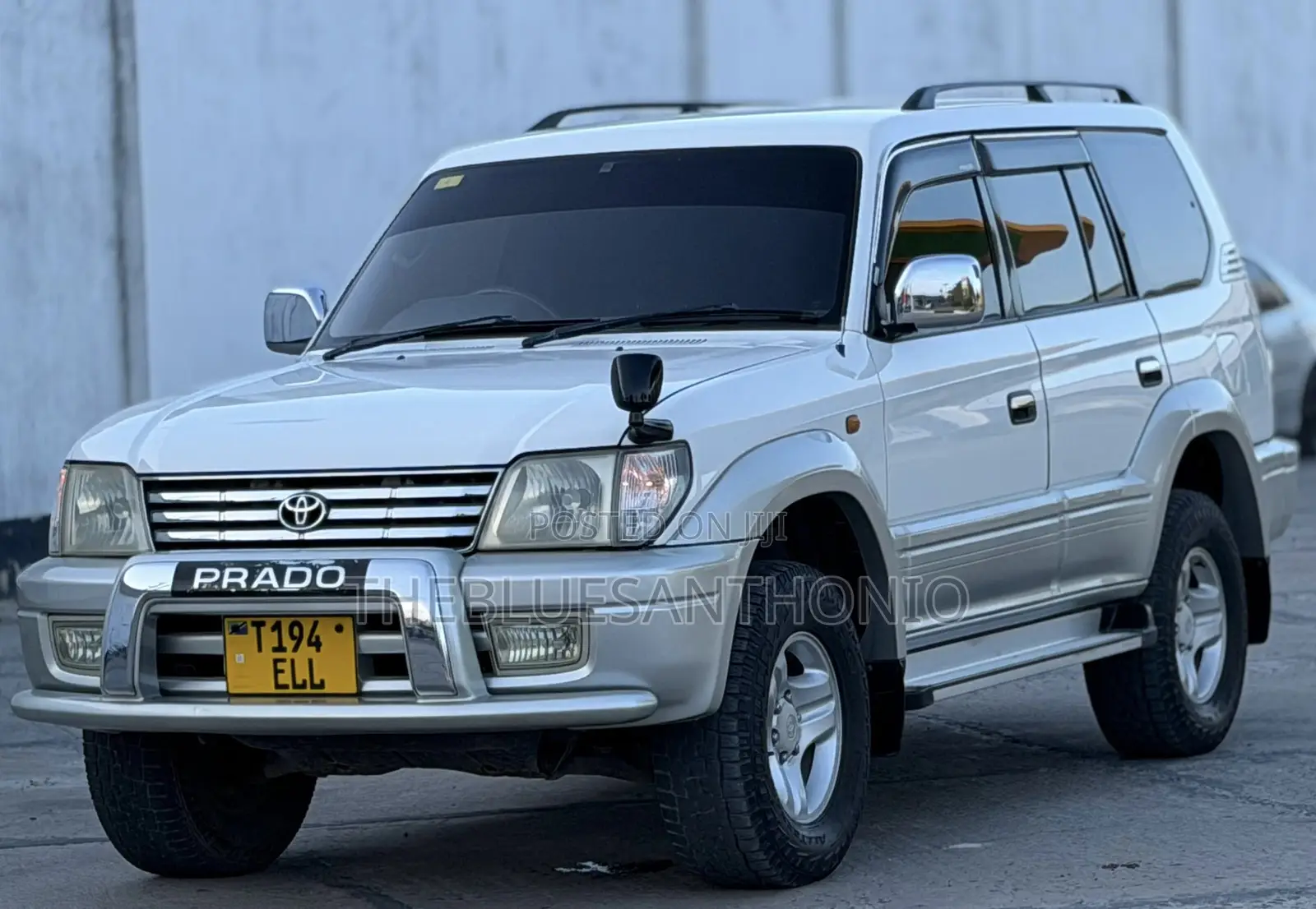 Toyota Land Cruiser Prado 2000 White
