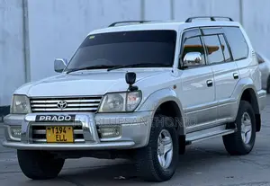Toyota Land Cruiser Prado 2000 White