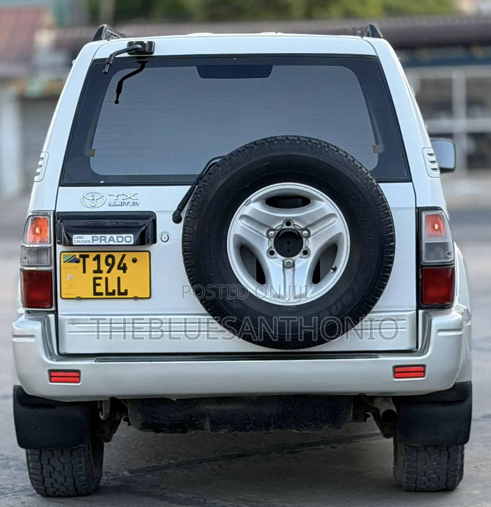 Toyota Land Cruiser Prado 2000 White