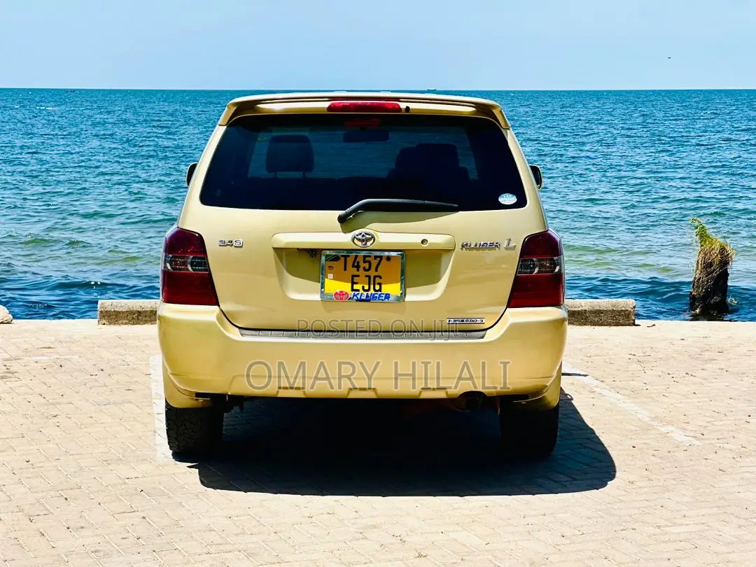 Toyota Kluger 2003 Gold