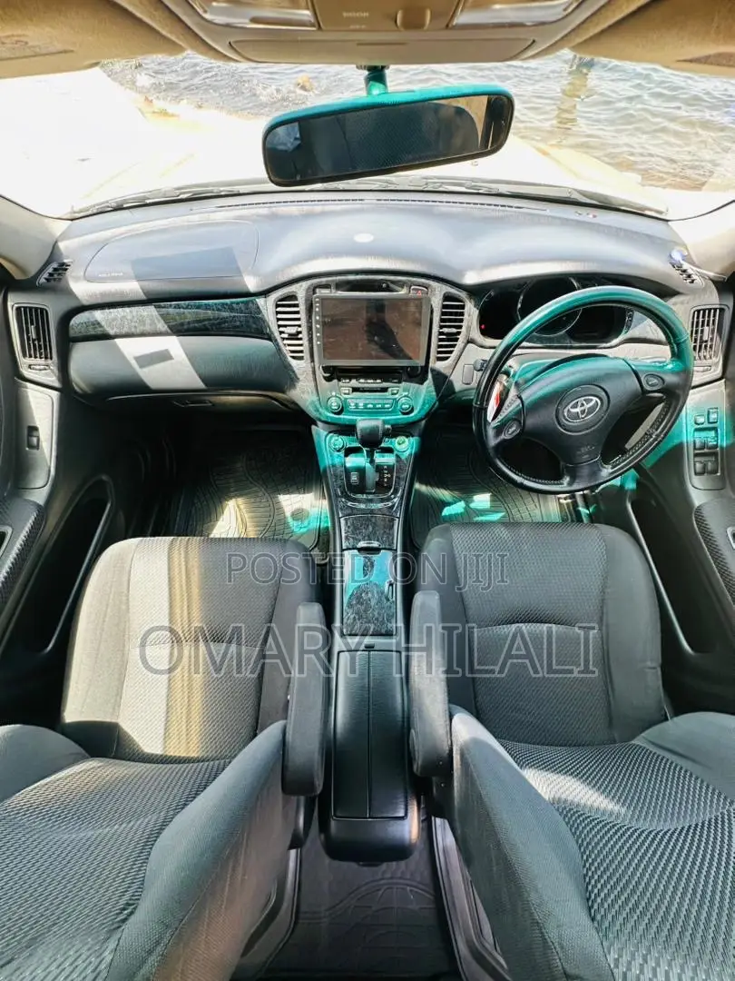 Toyota Kluger 2003 Gold
