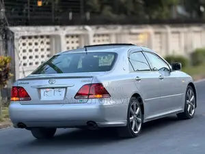 Toyota Crown 2006 Silver