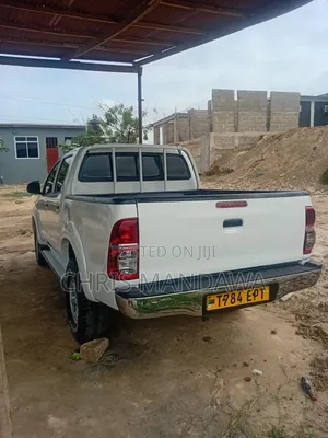Toyota Hilux 2006 White