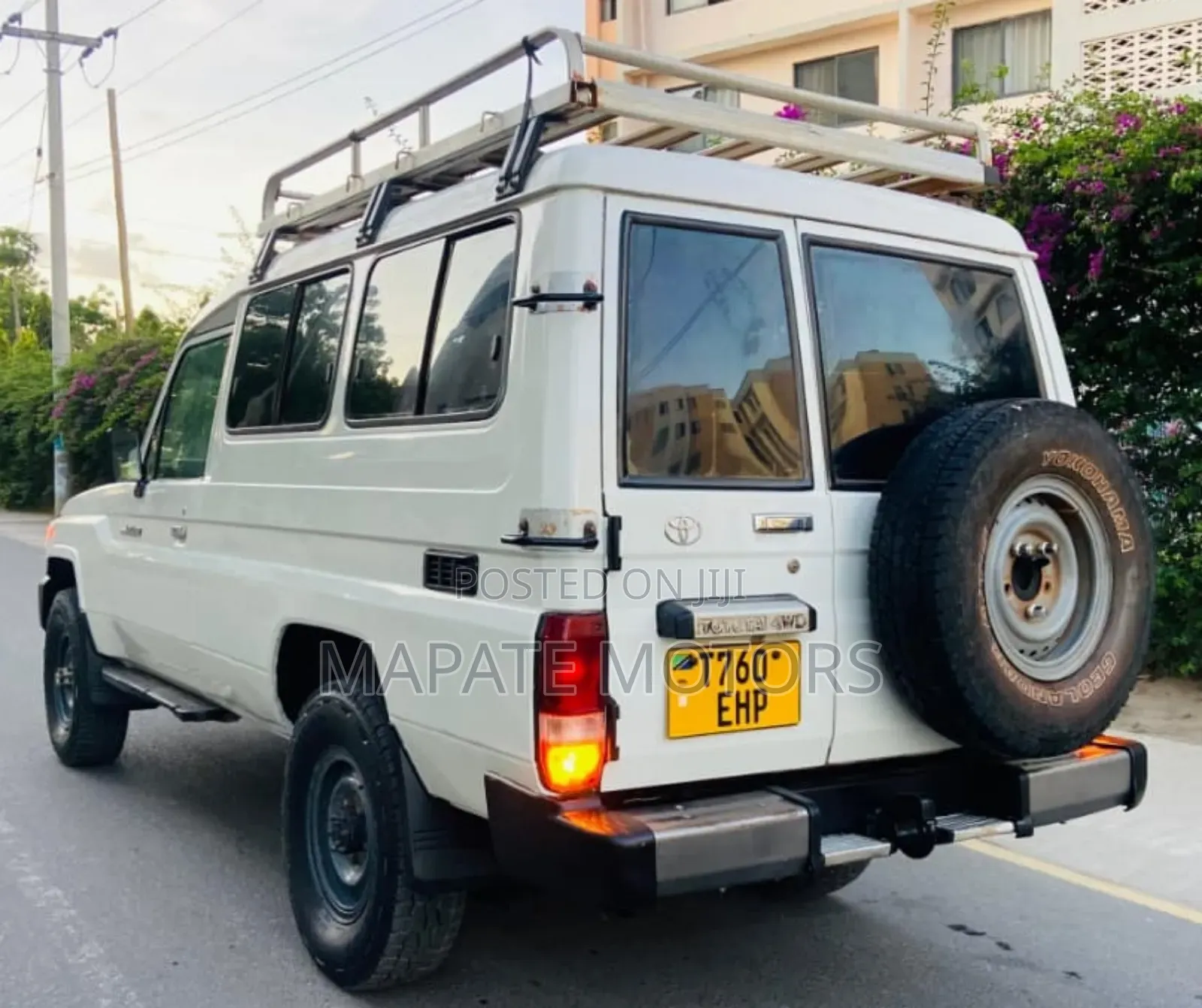 Toyota Land Cruiser 100 4.2 2008 White