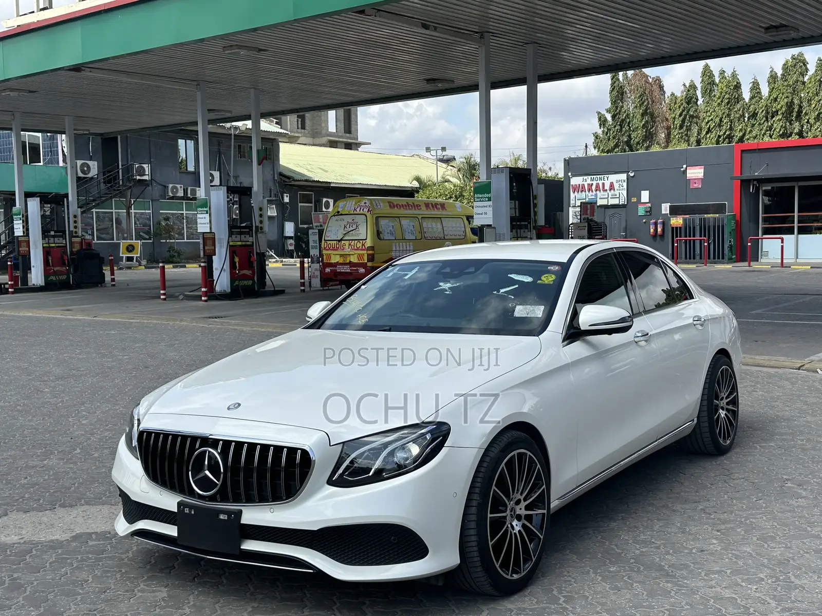 Mercedes-Benz E200 2017 White