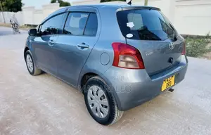 Toyota Vitz 2006 Gray
