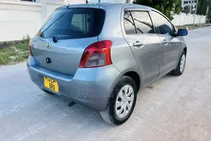 Toyota Vitz 2006 Gray