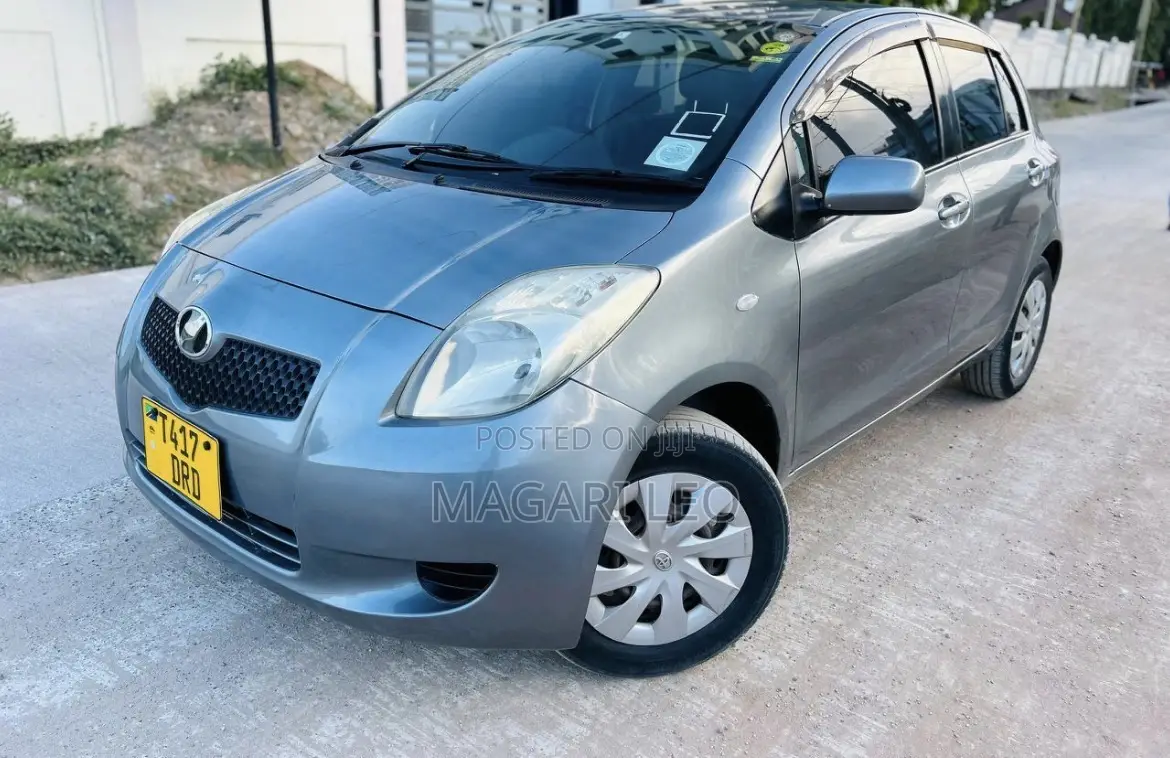 Toyota Vitz 2006 Gray