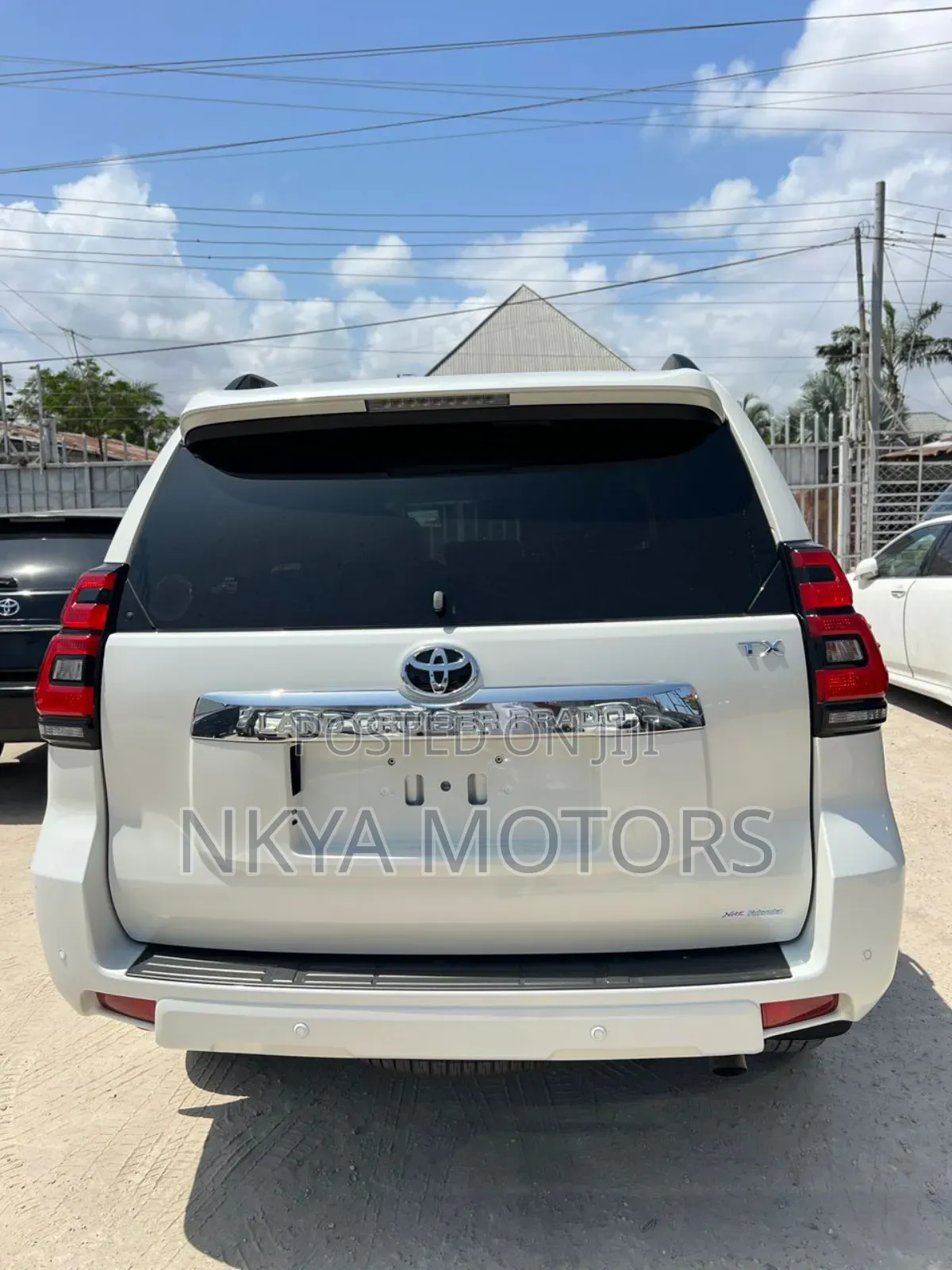 Toyota Land Cruiser Prado 2022 White