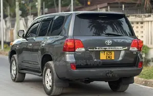 Toyota Land Cruiser 2013 Gray