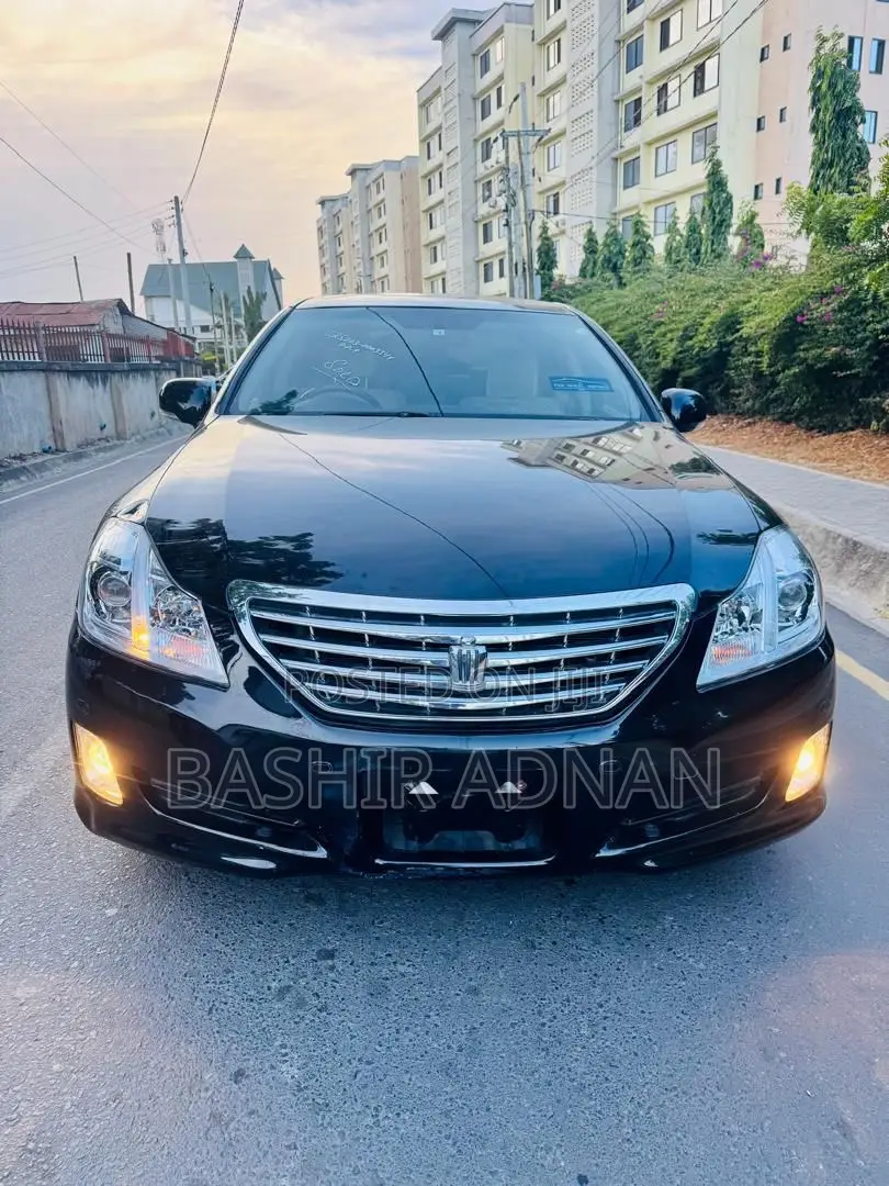 Toyota Crown 2010 Black