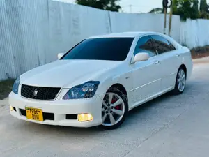 Toyota Crown 2006 White