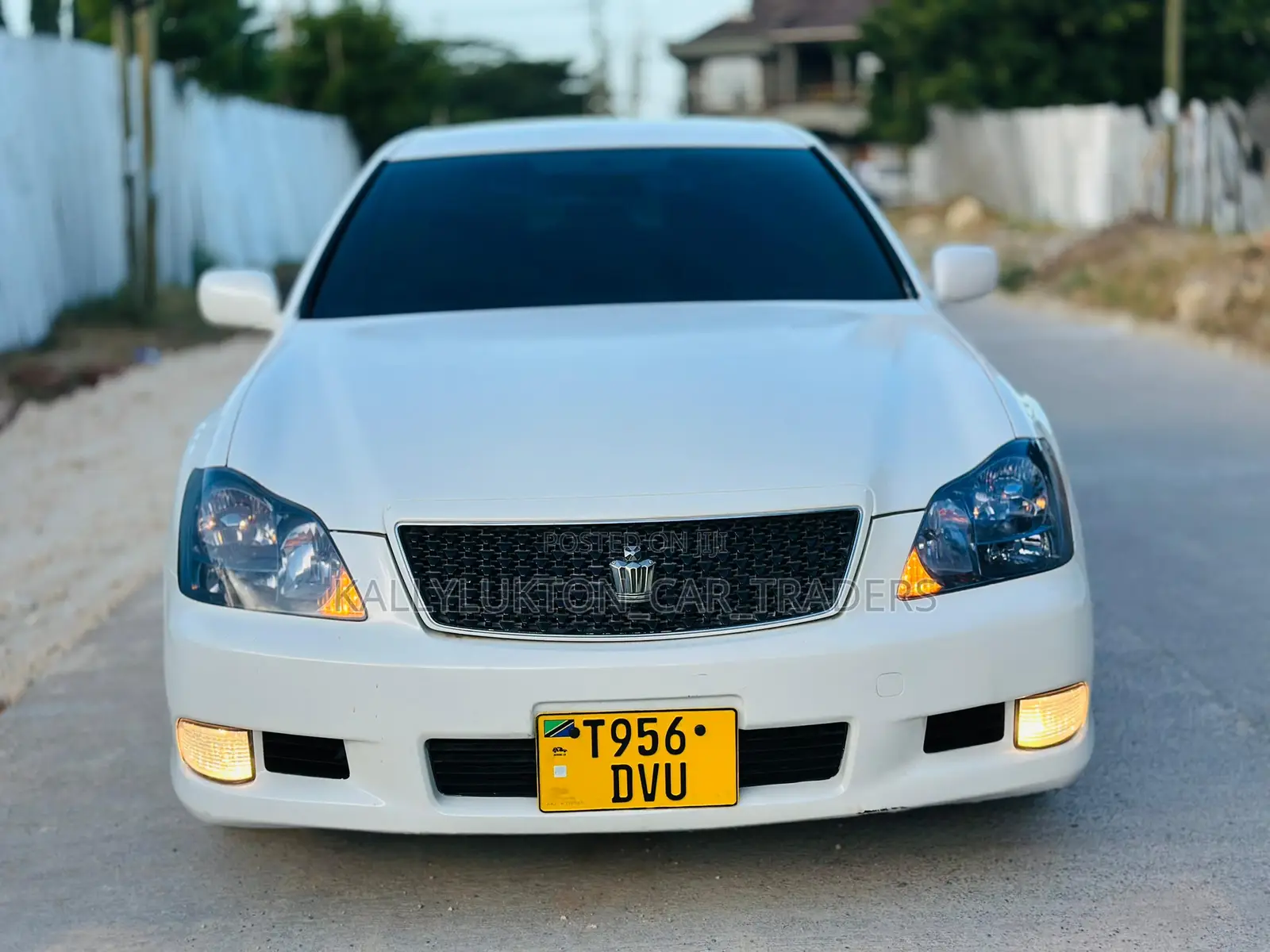 Toyota Crown 2006 White