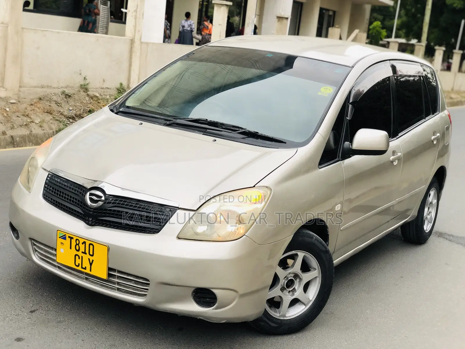 Toyota Corolla Spacio 2004 Gold