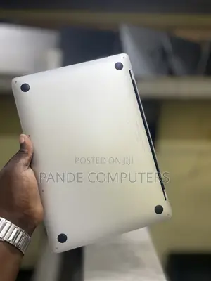 Laptop Apple MacBook Pro 2020 8GB Intel Core i5 SSD 256GB