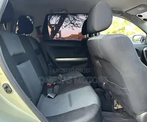 Toyota IST 2005 Gold