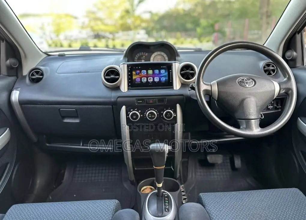 Toyota IST 2005 Gold