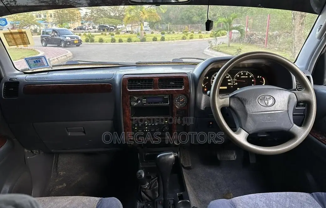 Toyota Land Cruiser Prado 2001 Gold