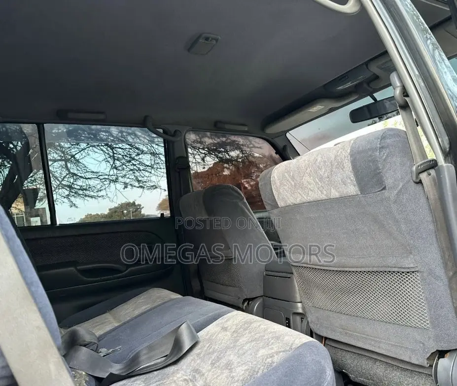 Toyota Land Cruiser Prado 2001 Gold