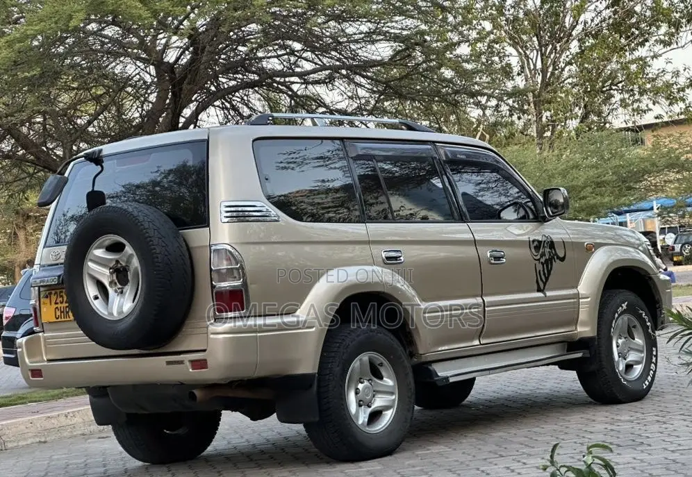Toyota Land Cruiser Prado 2001 Gold