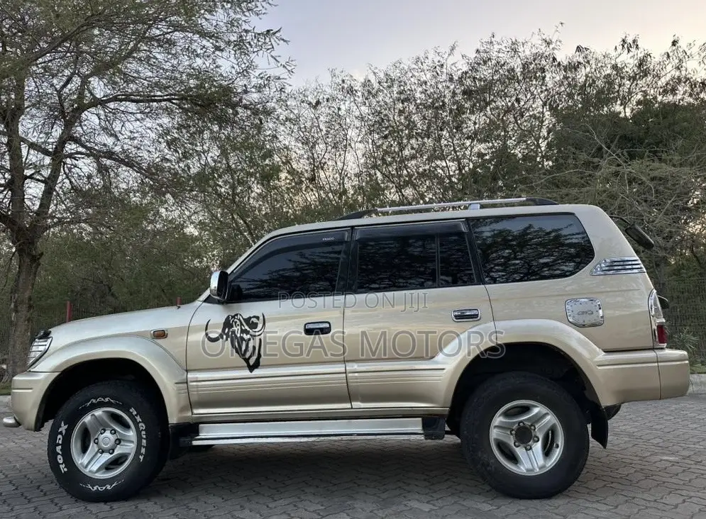 Toyota Land Cruiser Prado 2001 Gold