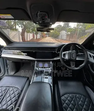 Audi Q8 2023 Silver