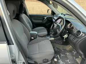 Toyota RAV4 1.8 2004 Silver