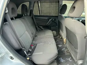 Toyota RAV4 1.8 2004 Silver