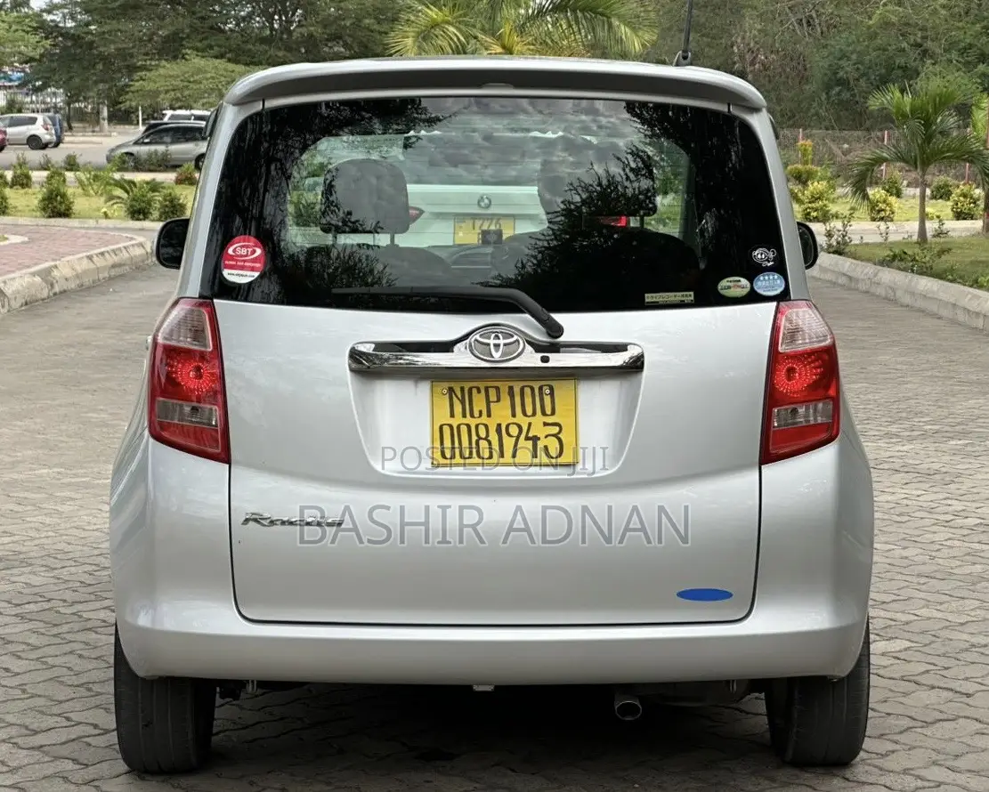 Toyota Ractis 1.5 FWD 2007 Silver